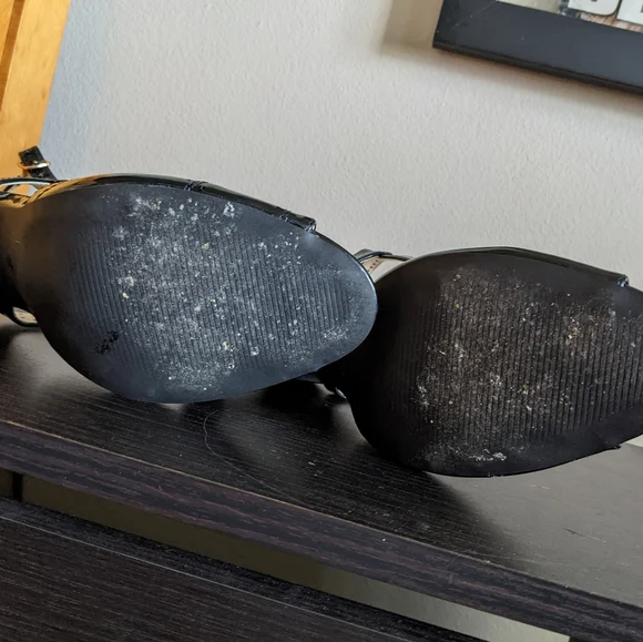 NWOT B.A.I.T. Patent Slingback Heels 🖤 - Picture 3 of 6